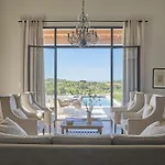 אתר נופש Chateau Capitoul נרבון